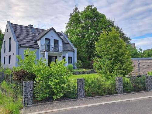 Foto - Haus zum Kaufen in Weilrod 649.000,00 € 178 m²