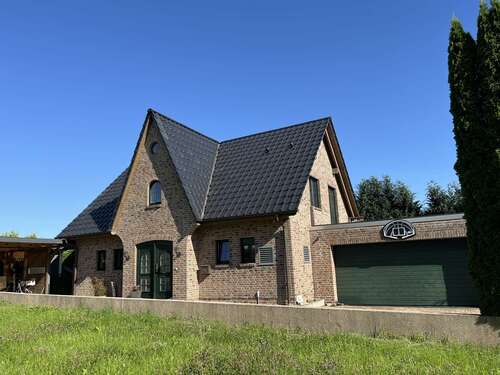 Foto - Haus zum Kaufen in Bad Pyrmont Großenberg 389.000,00 € 139.16 m²