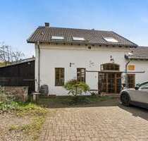 Haus zum Kaufen in Düsseldorf 2.150.000,00 € 498 m²