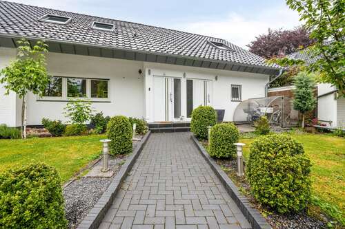 Foto - Haus zum Kaufen in Meerbusch 1.285.000,00 € 268 m²