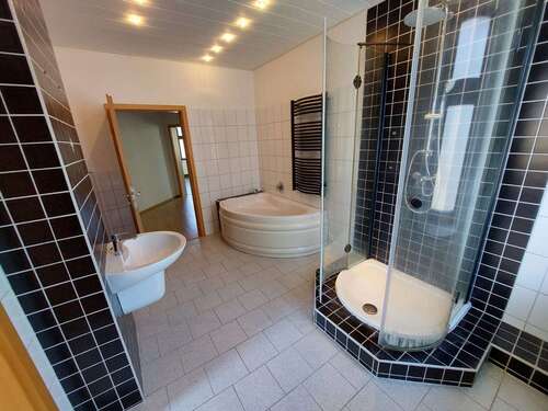Foto - Wohnung zum Mieten in Limbach-Oberfrohna 760,00 € 126.83 m²
