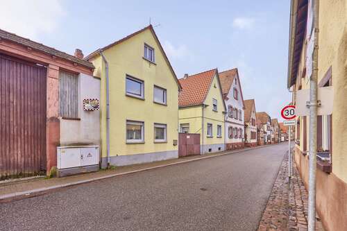 Foto - Haus zum Kaufen in Heuchelheim-Klingen 295.000,00 € 235 m²