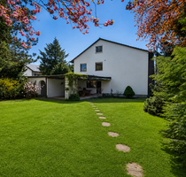 Haus zum Kaufen in Hohenbrunn 1.890.000,00 € 270 m²