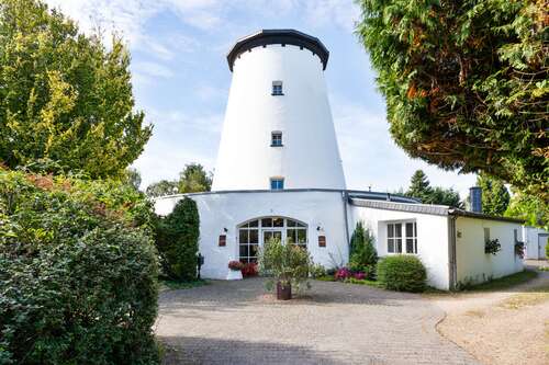 Foto - Haus zum Kaufen in Neukirchen-Vluyn 680.000,00 € 306.14 m²