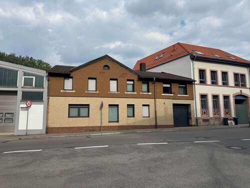Foto - Haus zum Kaufen in Landstuhl 140.000,00 € 270 m²