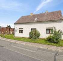 Haus zum Kaufen in Plessa 128.000,00 € 179.69 m²