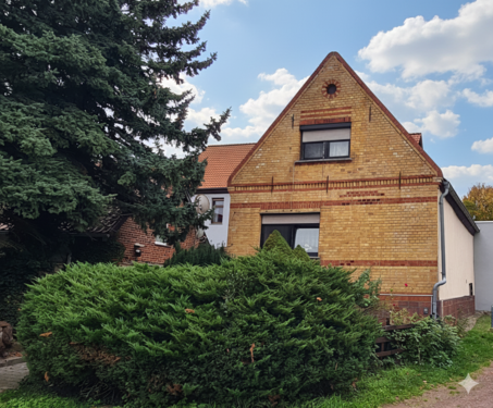Foto - Haus zum Kaufen in Halle (Saale) 65.000,00 € 108 m²