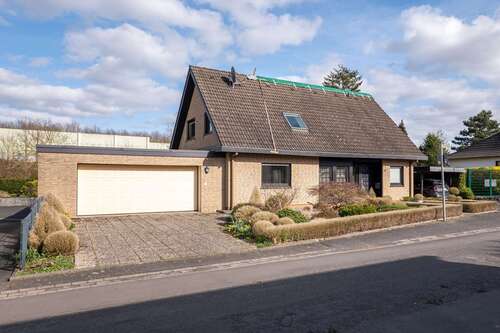 Foto - Haus zum Kaufen in Siegburg Wolsdorf 535.000,00 € 194 m²