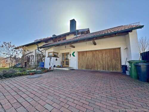 Foto - Haus zum Kaufen in Neufahrn in Niederbayern 585.000,00 € 215.46 m²