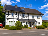 Haus zum Kaufen in Asbach 298.500,00 € 306 m²