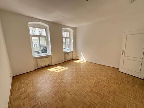 Foto - Wohnung zum Mieten in Zwickau 400,00 € 64.53 m²