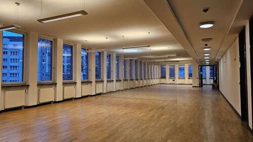 Foto - Büro in Berlin 12.450,00 € 415 m²