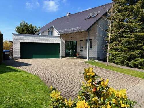 Foto - Haus zum Kaufen in Zwickau 440.000,00 € 239 m²