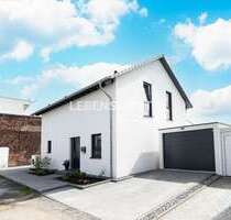 Haus zum Kaufen in Solingen Höhscheid 635.000,00 € 146.03 m² - Solingen / Höhscheid