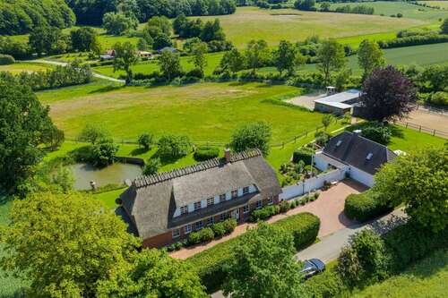 Foto - Haus zum Kaufen in Sörup 1.350.000,00 € 218 m²