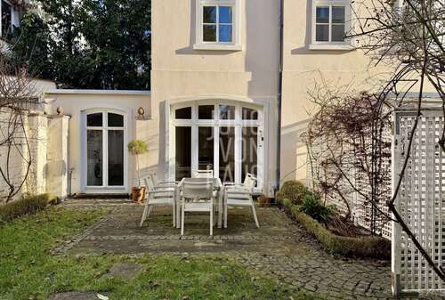 Foto - Haus zum Mieten in Wiesbaden 3.195,00 € 150 m²