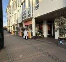 Einzelhandel in Düsseldorf 2.220,00 € 100 m²