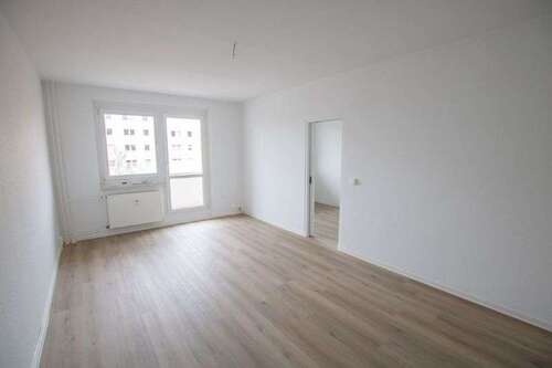 Foto - Wohnung zum Mieten in Halle (Saale) 310,00 € 68.63 m²