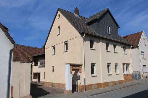 Foto - Haus zum Kaufen in Stockstadt 448.000,00 € 291 m²