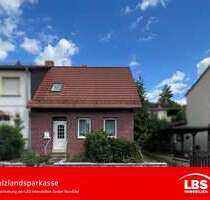 Haus zum Kaufen in Aschersleben 64.000,00 € 90 m²