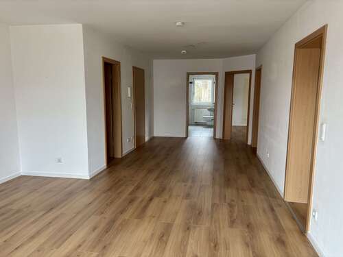 Foto - Wohnung zum Mieten in Regenstauf 885,00 € 86 m²