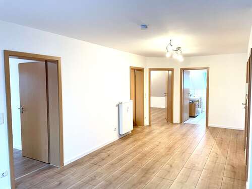 Foto - Wohnung zum Mieten in Regenstauf 735,00 € 70 m²