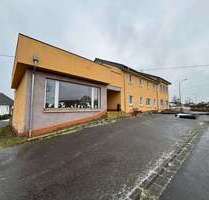 Haus zum Kaufen in Lichtenborn 360.000,00 € 484 m²