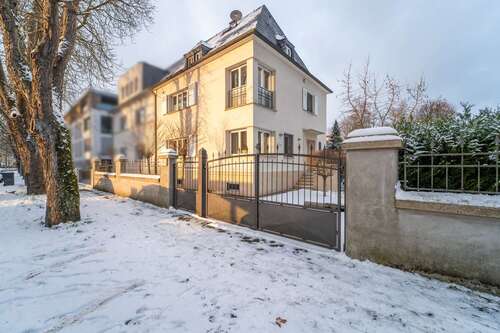 Foto - Haus zum Mieten in Saarlouis 2.250,00 € 200 m²