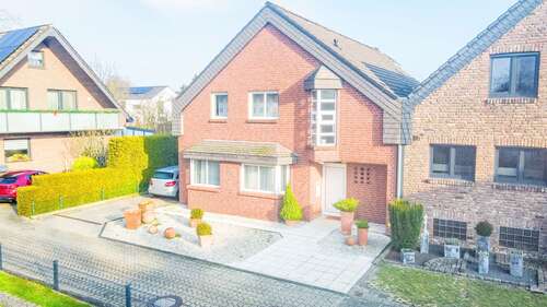 Foto - Haus zum Kaufen in Neukirchen-Vluyn 569.000,00 € 182 m²