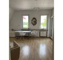 Büro in Köln 250,00 € 30 m² - 250,00&nbsp;EUR Kaltmiete, ca.&nbsp; 30,00&nbsp;m&sup2; in Köln (PLZ: 50996)