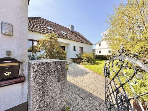 Foto - Haus zum Kaufen in Cadolzburg 650.000,00 € 225 m²