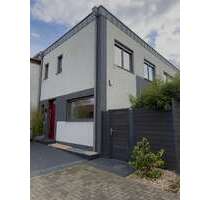 Haus zum Kaufen in Krefeld Oppum 855.000,00 € 139.6 m² - Krefeld / Oppum