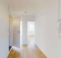 Wohnung zum Mieten in Halle 377,00 € 57.17 m²
