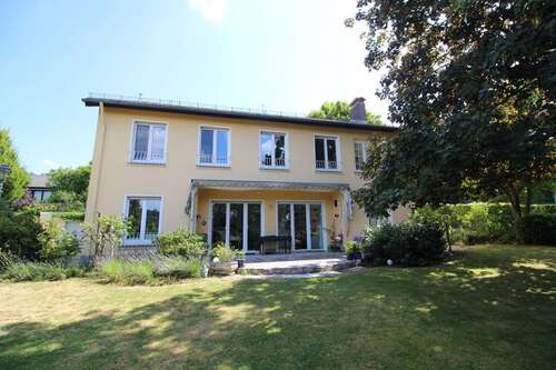Foto - Haus zum Kaufen in Eppstein-Vockenhausen 1.250.000,00 € 233 m²