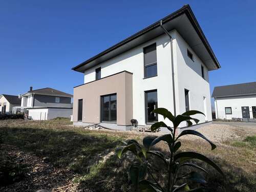 Foto - Haus zum Kaufen in Wiedemar OT Zwochau 560.000,00 € 155 m²