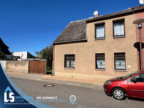 Foto - Haus zum Kaufen in Osterburg (Altmark) 99.000,00 € 140 m²