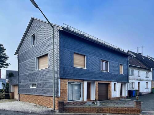 Foto - Haus zum Kaufen in Burbach 129.000,00 € 120 m²