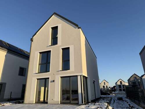 Foto - Haus zum Mieten in Köfering 2.100,00 € 150.41 m²