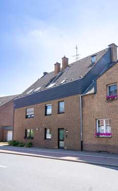Foto - Haus zum Kaufen in Moers 310.000,00 € 107 m²