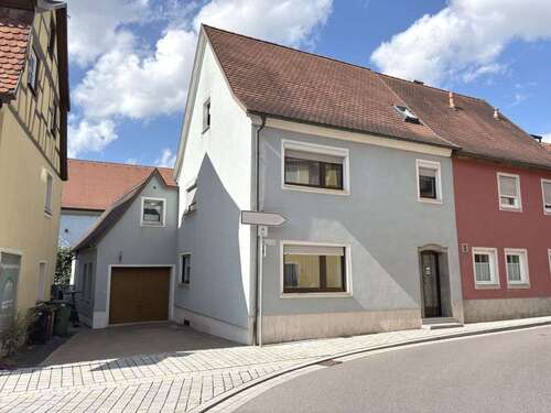 Foto - Haus zum Kaufen in Feuchtwangen 199.000,00 € 113 m²