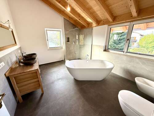 Foto - Haus zum Mieten in Raubling 2.430,00 € 151 m²