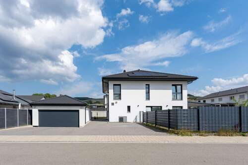Foto - Haus zum Kaufen in Wutöschingen 865.000,00 € 185 m²