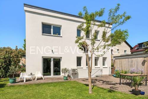 Foto - Haus zum Kaufen in Rüsselsheim 959.000,00 € 278 m²
