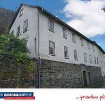 Haus zum Kaufen in Dillenburg 159.000,00 € 227 m²
