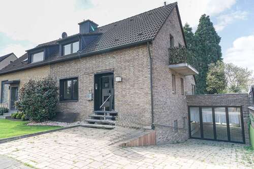Foto - Haus zum Mieten in Düsseldorf 2.850,00 € 256 m²