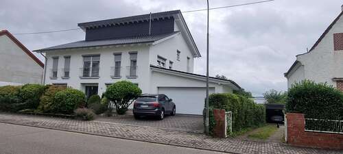 Foto - Haus zum Kaufen in Neunkirchen 1.250.000,00 € 330 m²