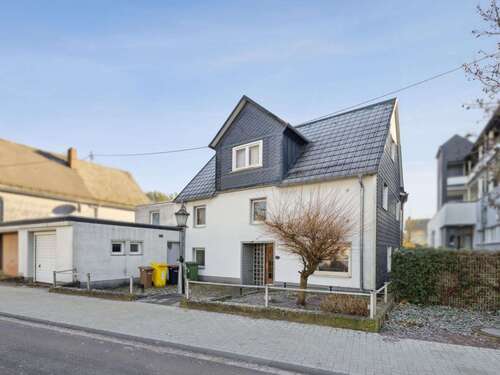 Foto - Haus zum Kaufen in Netphen 189.000,00 € 180 m²