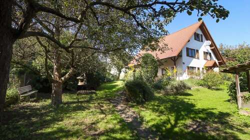 Foto - Haus zum Kaufen in Freiburg 1.800.000,00 € 296 m²