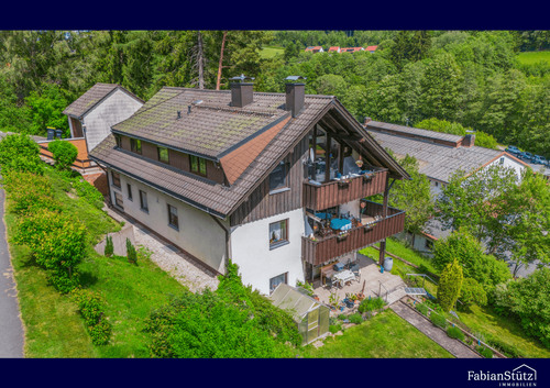 Foto - Haus zum Kaufen in Warmensteinach 299.000,00 € 279 m²