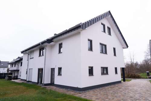 Foto - Haus zum Kaufen in Leopoldshöhe 630.000,00 € 179 m²